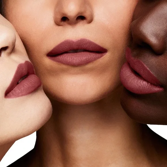 TOM FORD
Liquid Lip Luxe Matte - Picture 2 of 6